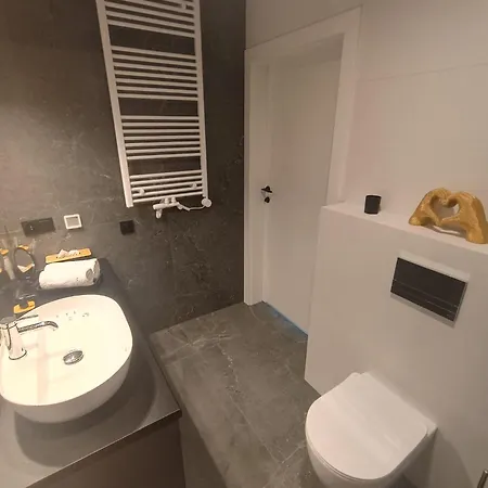 Coral Bay Apartment